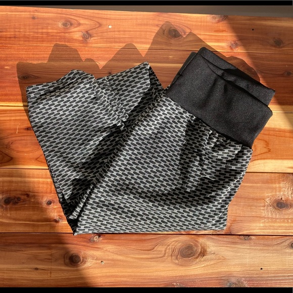 Viral TikTok leggings - Picture 1 of 3